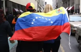 Según peticionarios exigencia de pasaporte "viola principalmente su derecho a pedir refugio".