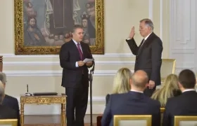 El Presidente Iván Duque y el embajador de Colombia en la OEA, Alejandro Ordóñez.