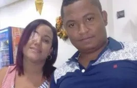 María Claudia Escobar junto a su esposo Wilfrido González.