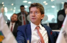 El gobernador de Antioquia, Luis Pérez. 