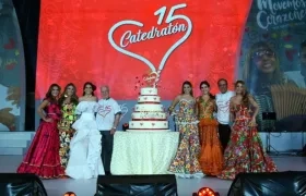 Con un sinnúmero de artistas en escena que llenaron de brillo y color la tarima del salón Jumbo del Country durante la Catedratón