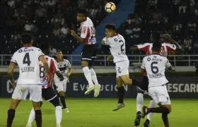 Luis Díaz viajó, pero sería alternativa. 