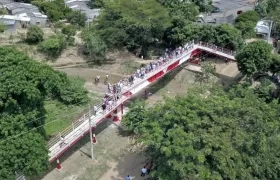 El puente peatonal en San José de Saco.