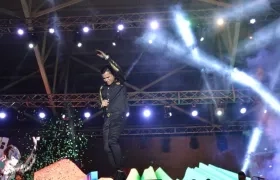 Diiomedes de Jesús prendiendo la fiesta.