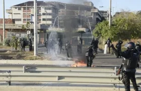 Levantamiento del cese de actividades se mantuvo la protesta hasta que finalmente llegó personal del Esmad