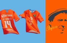 Camiseta del América de México en homenaje a Chespirito. 