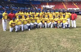 El equipo de Caimanes que participa en la Serie Latinoamericana.