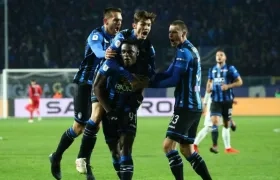 Duván Zapata festeja uno de sus dos tantos ante la Juventus. 