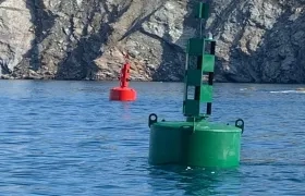 Las nuevas boyas laterales.