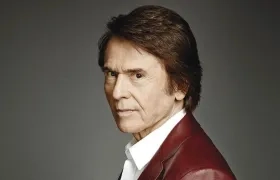 Raphael, cantante español.