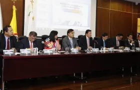 Magistrados del CNE con el Registrador Nacional, explicando los alcances de la trashumancia electoral.