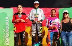 Sofía Arrieta (centro).