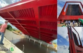 Alcalde durante la visita a la obra del puente batiente.