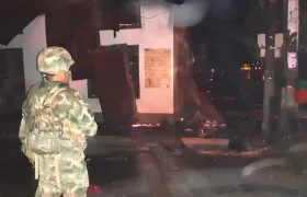 Ejército custodia la sede de la Alcaldía de Nechí.