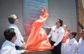Develación de la placa inaugural por parte del Presidente Iván Duque.