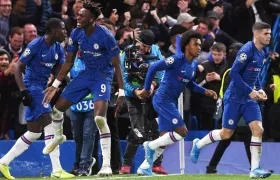 La celebración en el empate 4-4.