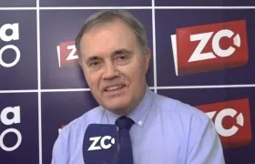 Sixto Paz Wells, ufólogo peruano.