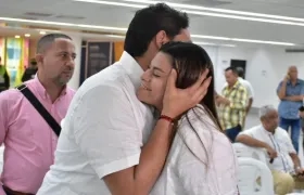 El alcalde electo Evaristo Olivero y la abogada Marisabella Romero.