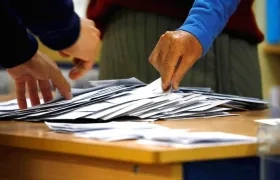 Recuento de votos en colegios electorales.