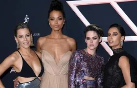 Directora y actrices de 'Los Ángeles de Charlie'.