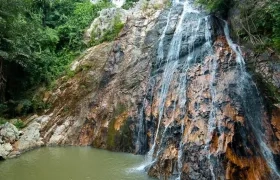 Cascada en la isla tailandesa de Ko Samui.