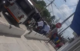 Lugar donde el policía que iba en apoyo de sus compañeros se estrelló contra un motocarro.