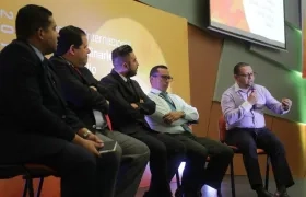 Panel de conferencistas nacionales e internacionales sobre: "Experiencia de la tributación en México y Colombia, desafíos hacia la equidad y la Justicia Tributaria".
