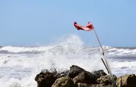 Durante las próximas 48 horas se esperan olas de 3 metros.