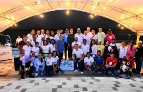 Participantes de la Feria Quilla emprende al río.
