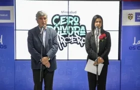 El ministro de Salud, Juan Pablo Uribe, y la directora del Insitituto Nacional de Salud, Martha Ospina.