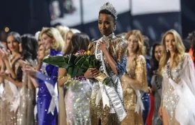 La sudafricana Zozibini Tunzi, fue coronada como Miss Universo 2019.