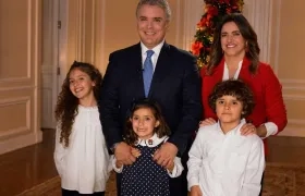 Presidente Iván Duque, su esposa Juliana Ruiz, y sus tres hijos.