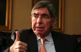  Óscar Arias, Nobel de Paz y expresidente de Costa Rica.