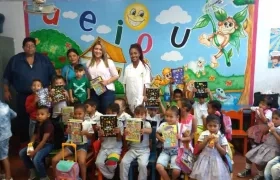 Los cuadernos fueron entregados en las diferentes instituciones educativas.