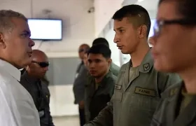 El Presidente de la República, Iván Duque junto a los militares.