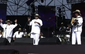 'Los típicos Corraleros de Majagual', en plena actuación. 