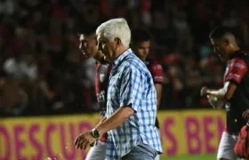 Julior Comesaña, técnico de Colón. 