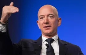 Jeff Bezos, sigue siendo la persona más rica del mundo.