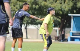 Diego Maradona, entrenador de los Dorados de Sinaloa. 