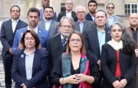 Juanita Goebertus, representante a la Cámara, fue la vocera de la oposición.