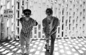 Mono Urina y Kike Velez del dúo  MNKYBSNSS.