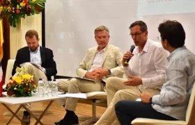 Embajadores de Alemania y Francia, en conversatorio en la Cátedra Europa en la Universidad del Norte.