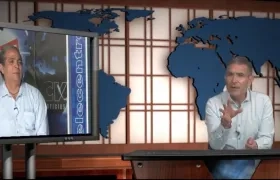 El Biólogo Luis Carlos Gutiérrez durante la entrevista con el periodista Jorge Cura.