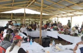 El gobierno e indigenas iniciaron hoy el tercer día de diálogos.