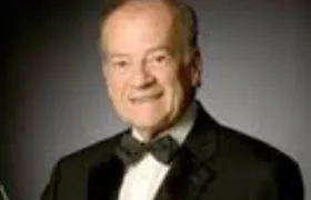 El maestro Luis Biava Sosa.