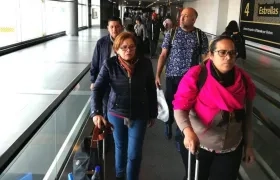 El militar venezolano junto con sus dos acompañantes.