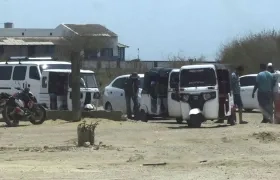 Vehículos represados en el "peaje".