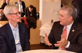 Tim Cook podría visitar este año a Colombia, anunció el Presidente.