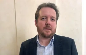 El escritor e historiador colombiano Juan Esteban Constaín, durante una entrevista hoy con EFE,en la que ha declarado que Italia es "el país con más huella" en la trayectoria de Gabriel García Márquez.