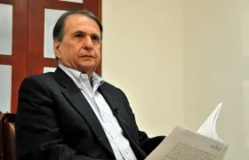 Alberto Santofimio Botero.